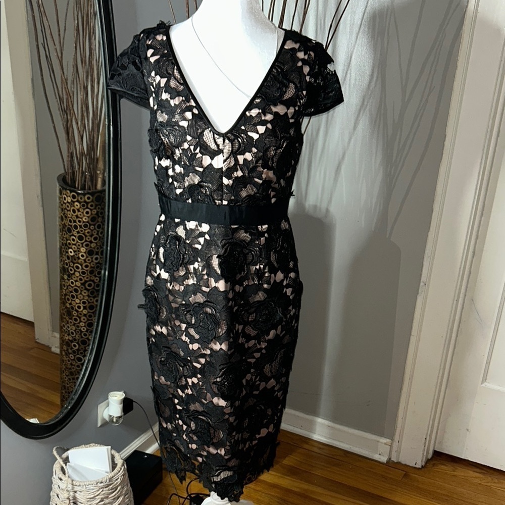 Adrianna Papell Black Tan Sheath Midi Dress V-Neck Cap Sleeve